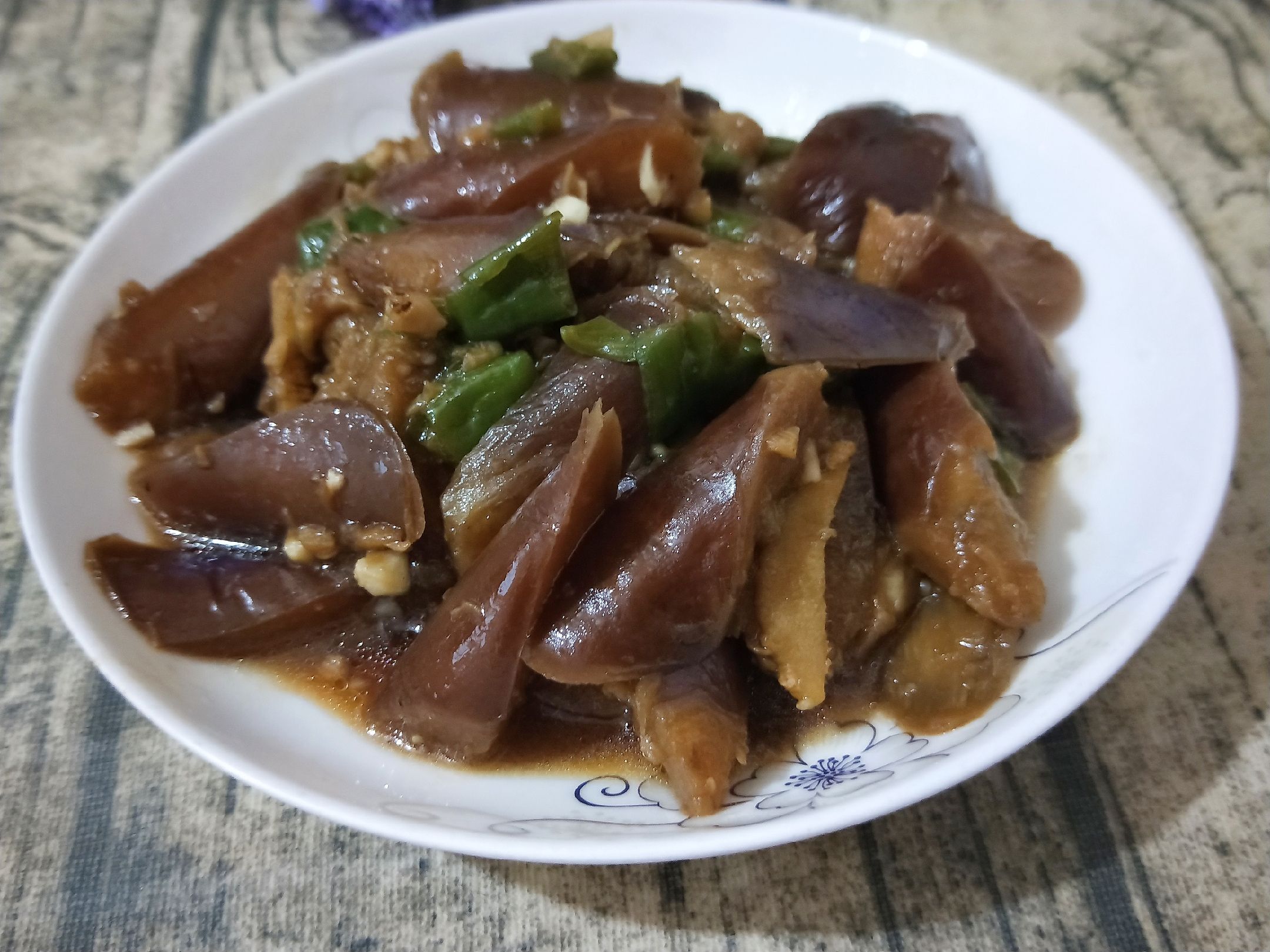 紅燒素茄子的做法-家常味炒菜譜-易網健康養生網 紅燒素茄子的做法-家常味炒菜譜