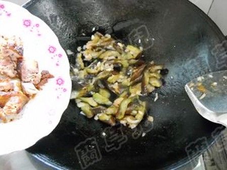 烤鴨燒茄子的做法-家常味燒菜譜