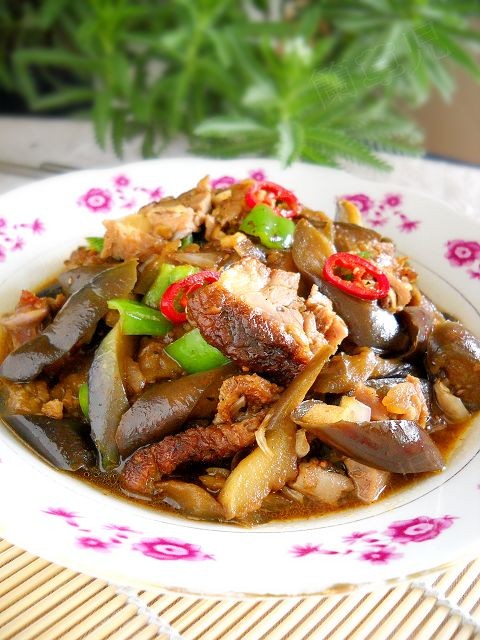 烤鴨燒茄子的做法-家常味燒菜譜-易網(wǎng)健康養(yǎng)生網(wǎng) 烤鴨燒茄子的做法-家常味燒菜譜