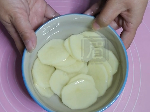 熱乎乎的泡菜鍋，驅寒還管飽！的做法-酸辣味煮菜譜