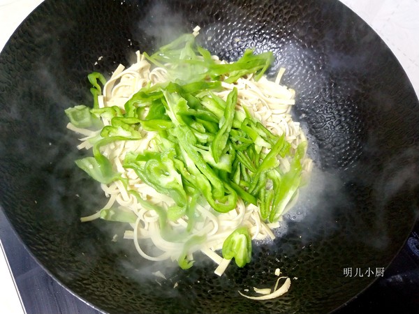 素炒豆皮的做法-家常味炒菜譜-易網(wǎng)健康養(yǎng)生網(wǎng) 素炒豆皮的做法-家常味炒菜譜