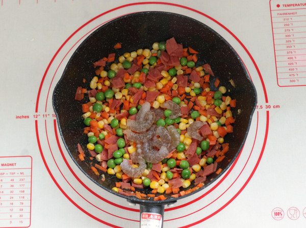 時蔬蝦仁烘蛋的做法-咸鮮味烤菜譜-易網健康養生網 時蔬蝦仁烘蛋的做法-咸鮮味烤菜譜