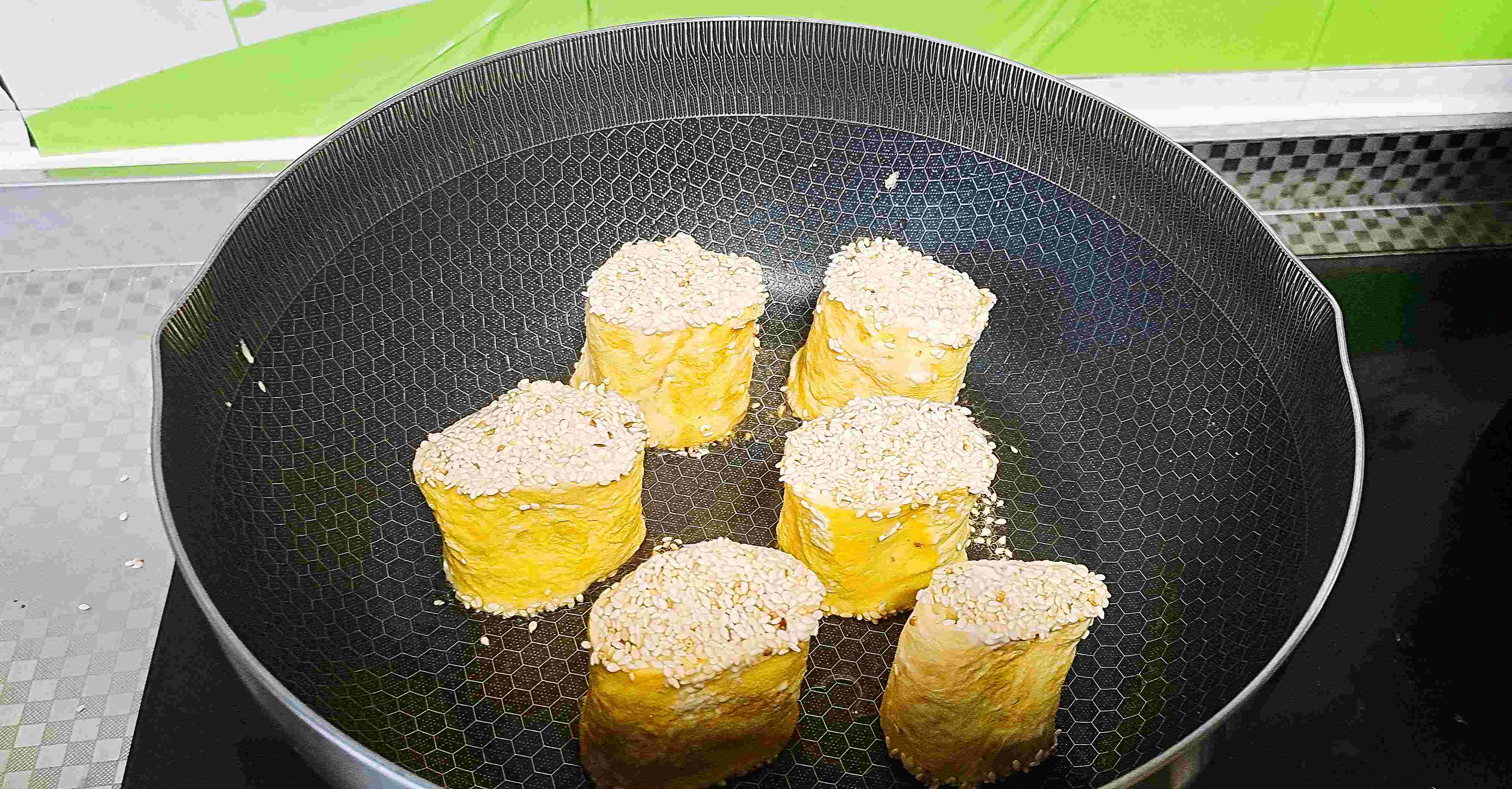 土豆的高大上做法,春節(jié)家宴備受歡迎…土豆泥黃金卷的做法-咸鮮味其它工藝菜譜-易網(wǎng)健康養(yǎng)生網(wǎng) 土豆的高大上做法,春節(jié)家宴備受歡迎…土豆泥黃金卷的做法-咸鮮味其它工藝菜譜