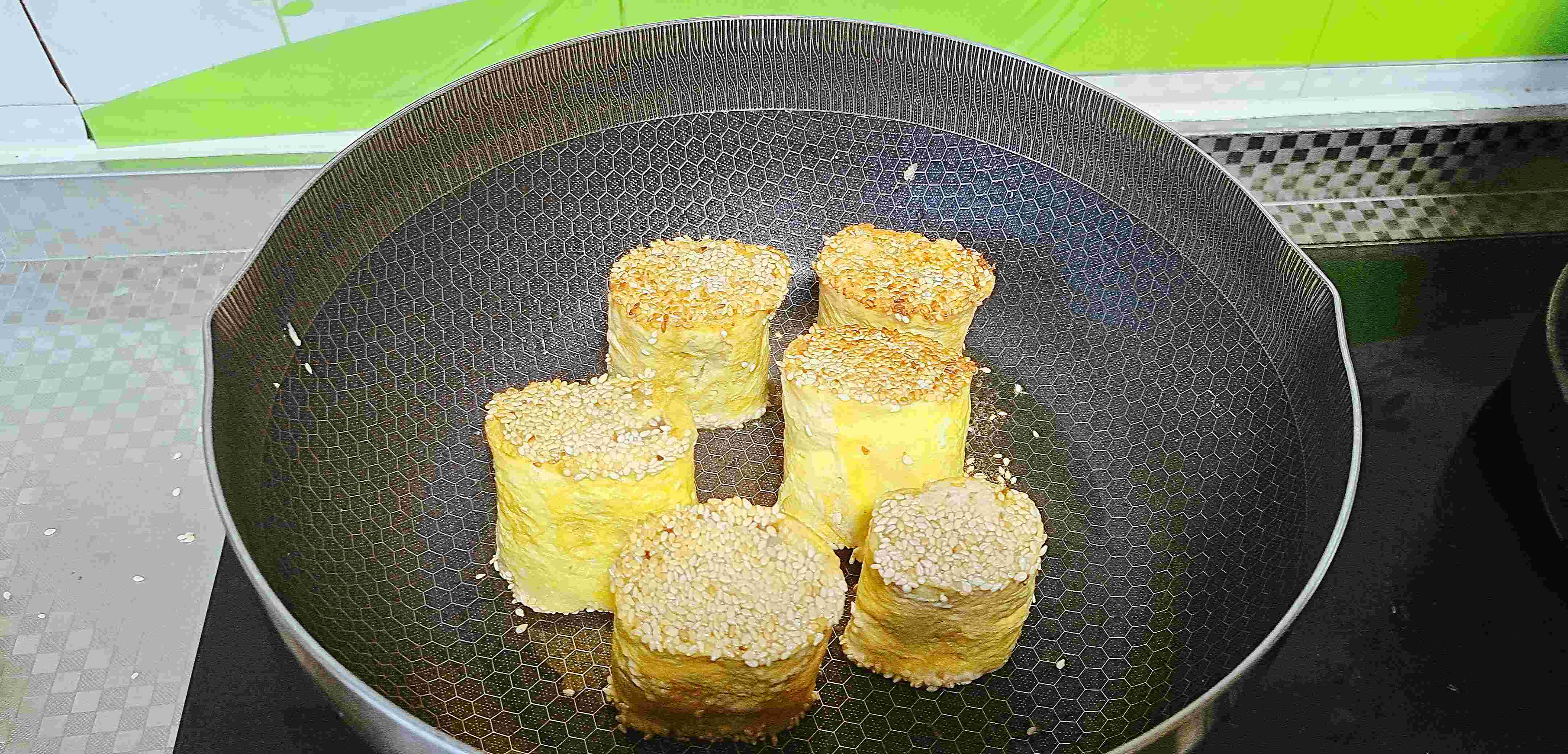 土豆的高大上做法,春節(jié)家宴備受歡迎…土豆泥黃金卷的做法-咸鮮味其它工藝菜譜-易網(wǎng)健康養(yǎng)生網(wǎng) 土豆的高大上做法,春節(jié)家宴備受歡迎…土豆泥黃金卷的做法-咸鮮味其它工藝菜譜