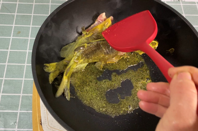 鮮掉眉毛的黃骨魚豆腐湯的做法-家常味煮菜譜-易網健康養生網 鮮掉眉毛的黃骨魚豆腐湯的做法-家常味煮菜譜