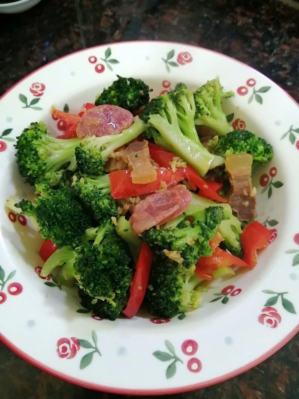 簡簡單單也不失美味~~臘味炒西蘭花的做法-家常味炒菜譜