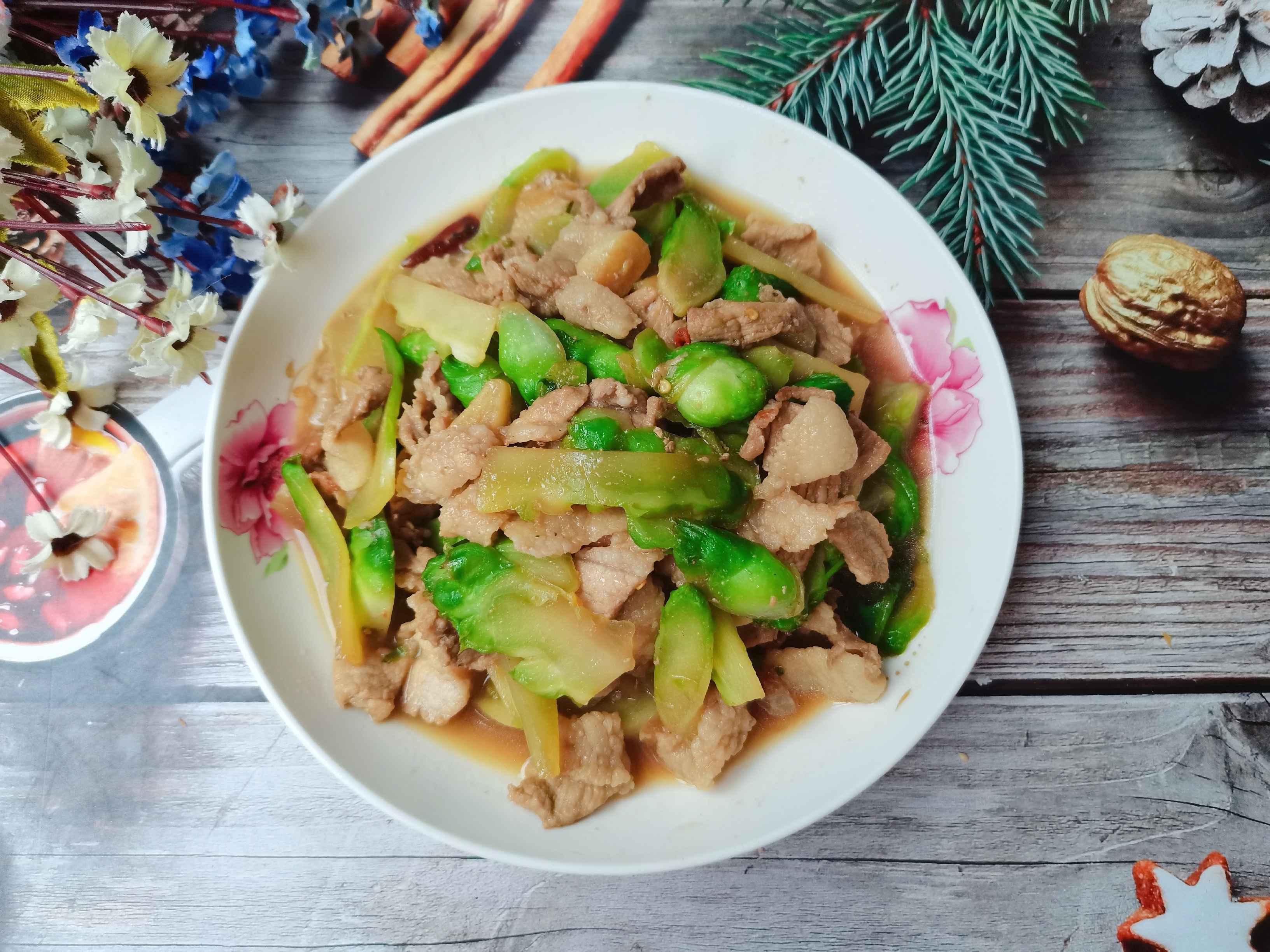 兒菜炒肉片的做法-家常味炒菜譜-易網健康養生網 兒菜炒肉片的做法-家常味炒菜譜