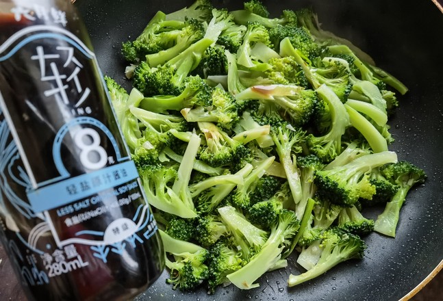 素菜西蘭花的做法-家常味炒菜譜