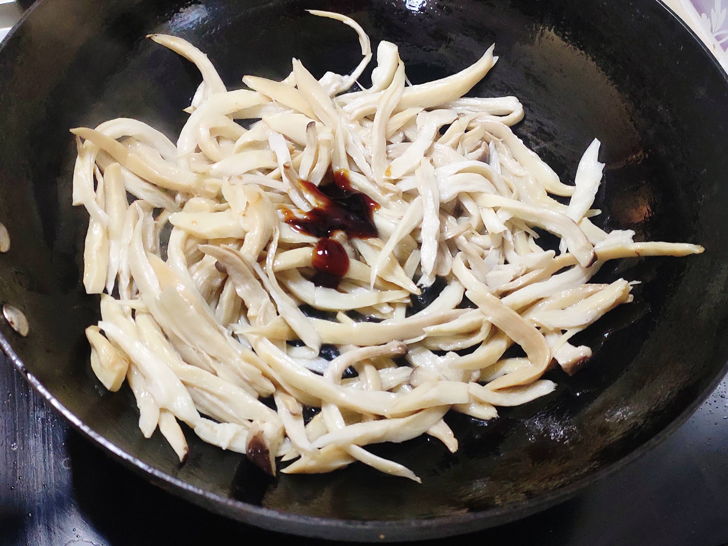 不放一點鹽的煸炒杏鮑菇的做法-咸鮮味炒菜譜