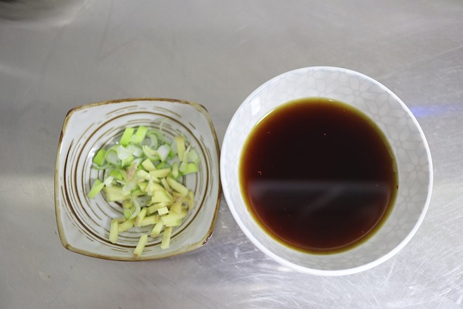 臘八蒜燒肥腸的做法-蒜香味燒菜譜-易網健康養生網 臘八蒜燒肥腸的做法-蒜香味燒菜譜
