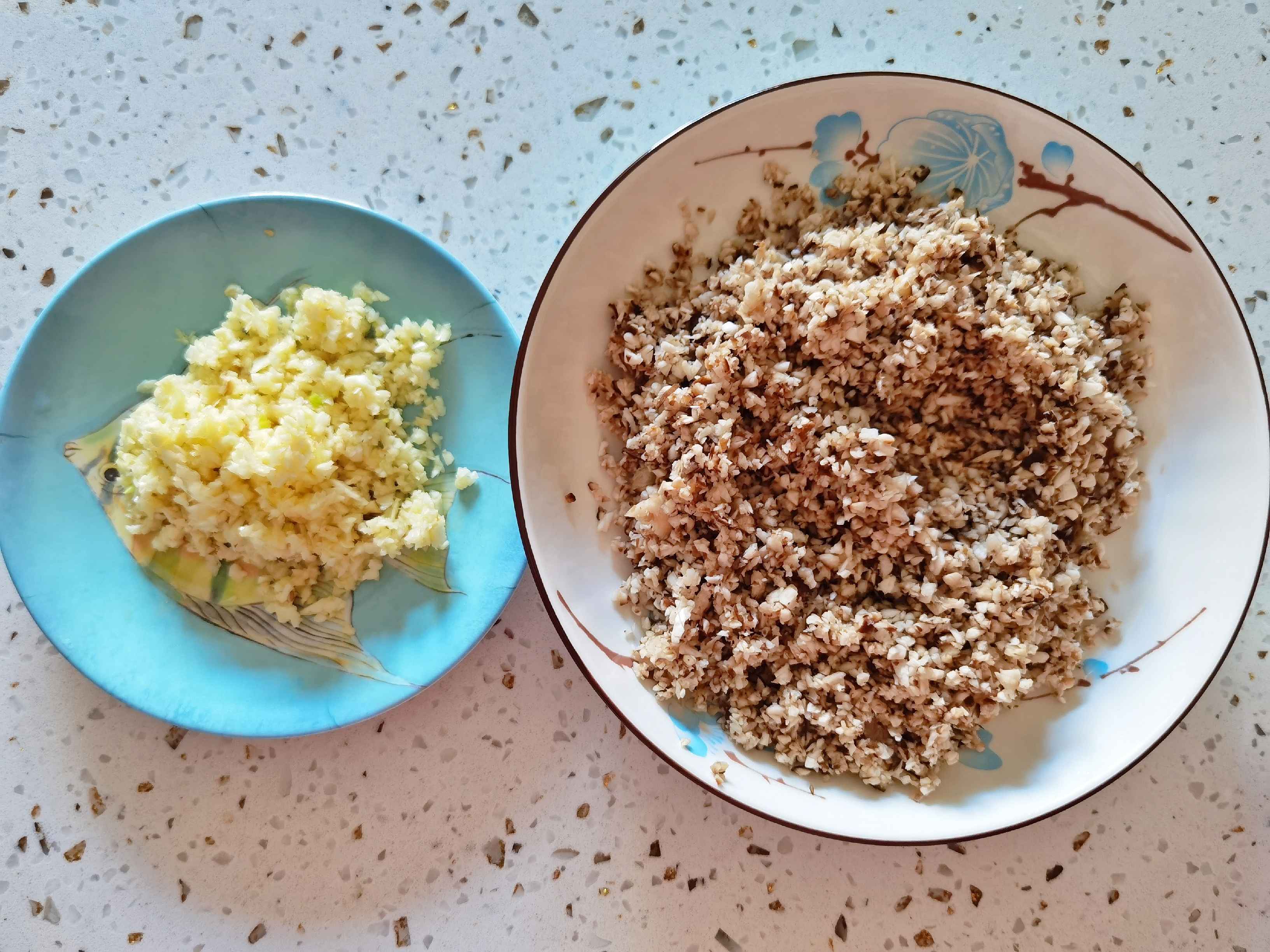 百搭萬能香菇肉醬-1勺醬拌面又拌飯,多吃兩三碗,不是窮是太好吃的做法-咸鮮味炒菜譜-易網<a href=http://m.aoa7937.com/ target=_blank class=infotextkey>健康養生</a>網 百搭萬能香菇肉醬-1勺醬拌面又拌飯,多吃兩三碗,不是窮是太好吃的做法-咸鮮味炒菜譜