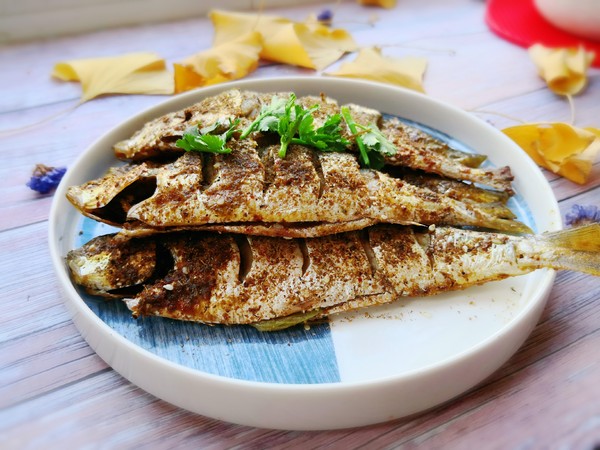用烤箱烤鯽魚既衛生又安全，廚房油煙少的做法-家常味烤菜譜