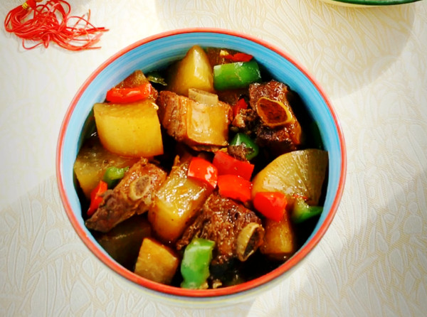蘿卜燒排骨的做法-家常味燒菜譜-易網健康養生網 蘿卜燒排骨的做法-家常味燒菜譜