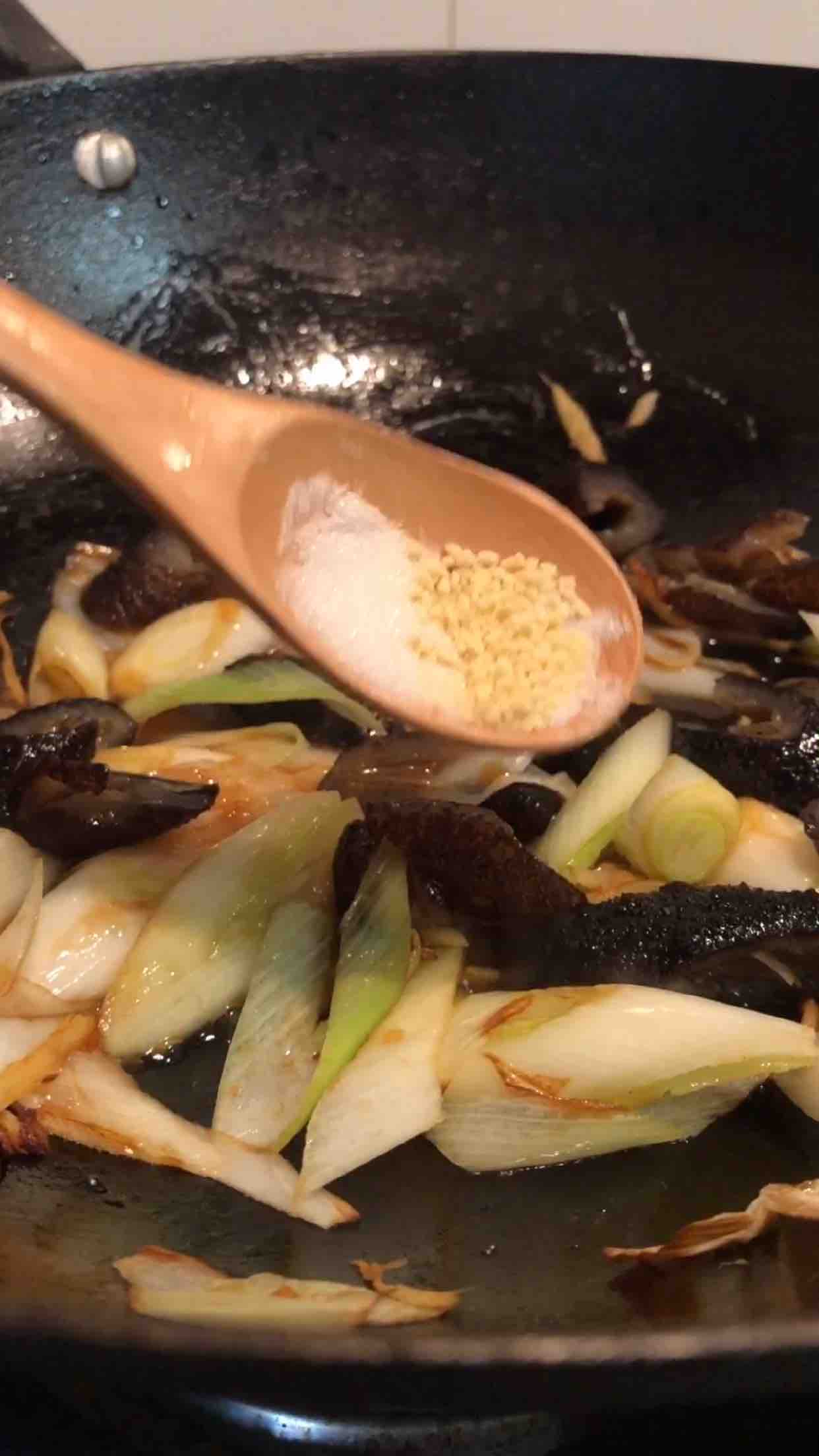蔥燒海參的做法-家常味燒菜譜