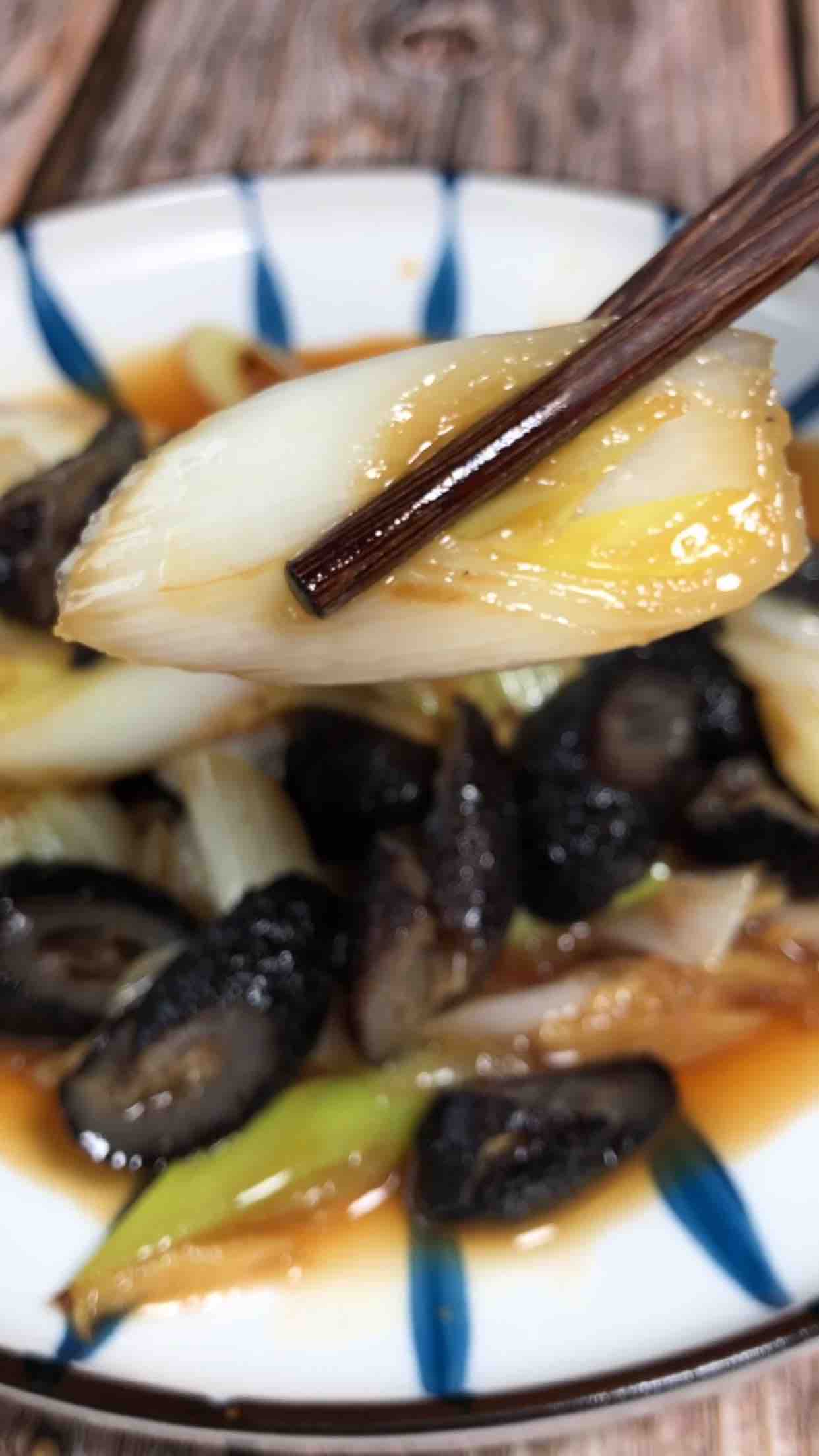 蔥燒海參的做法-家常味燒菜譜-易網(wǎng)健康養(yǎng)生網(wǎng) 蔥燒海參的做法-家常味燒菜譜