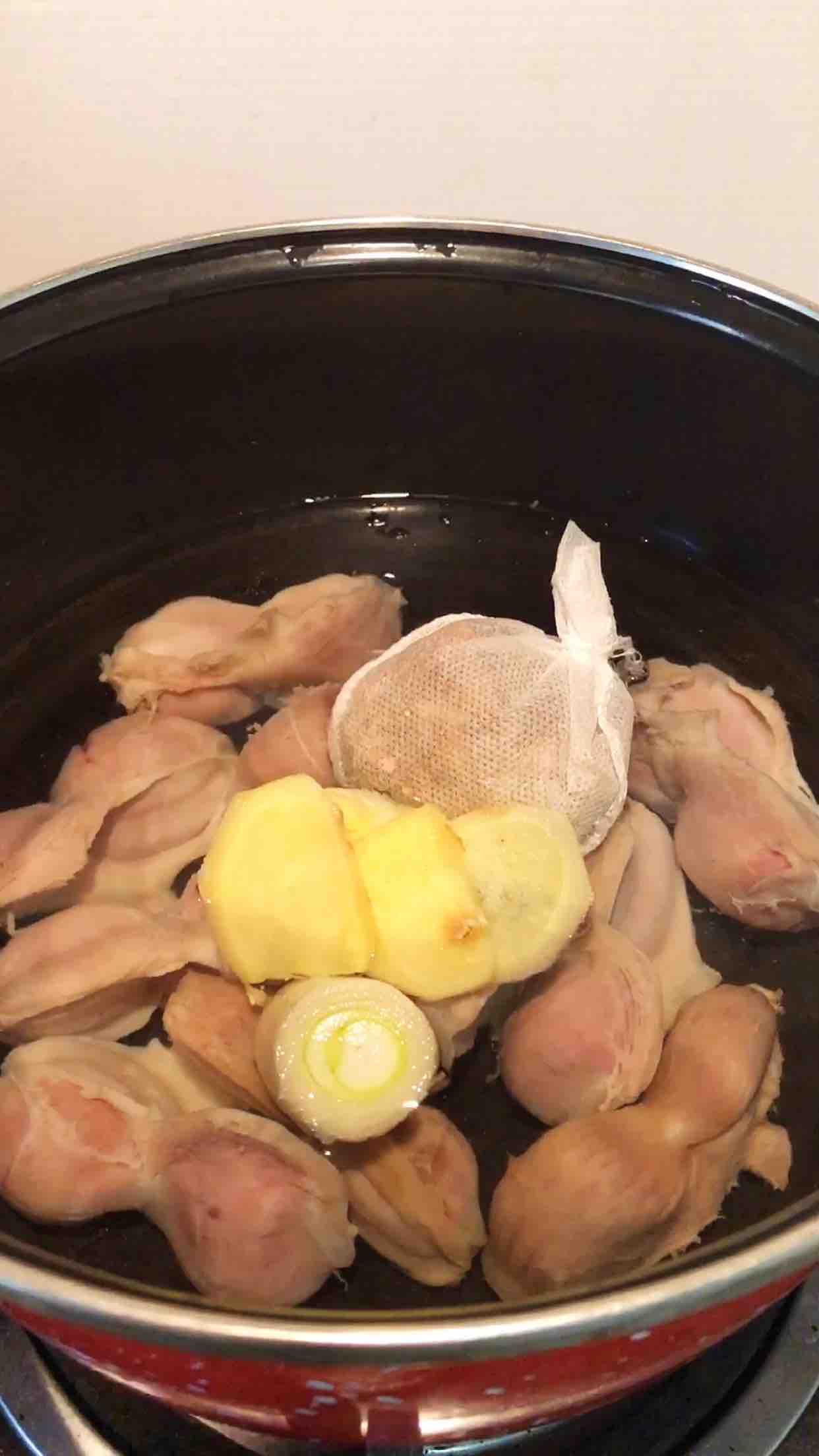涼拌鴨件的做法-香辣味拌菜譜