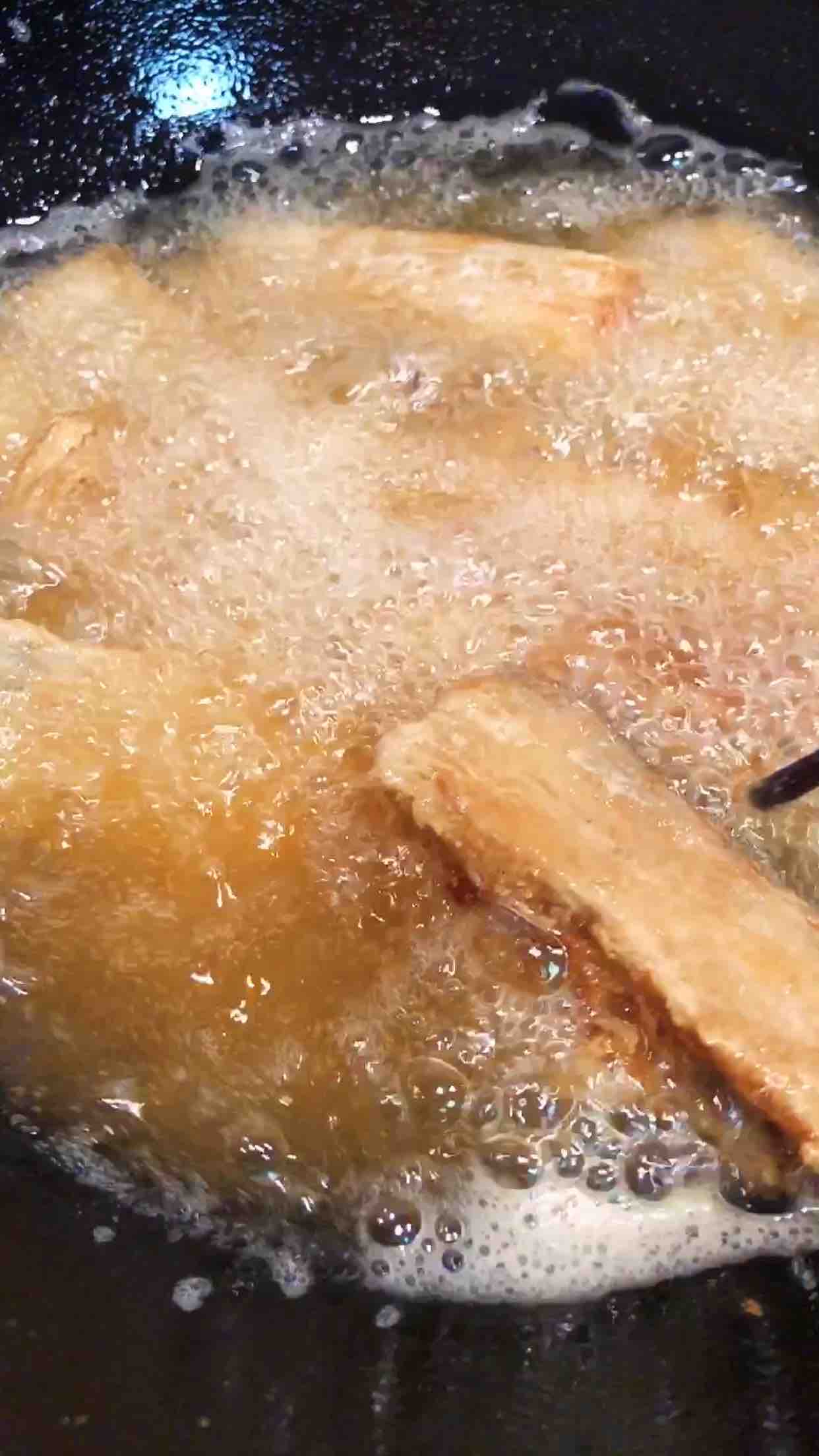 干炸帶魚的做法-魚香味炸菜譜