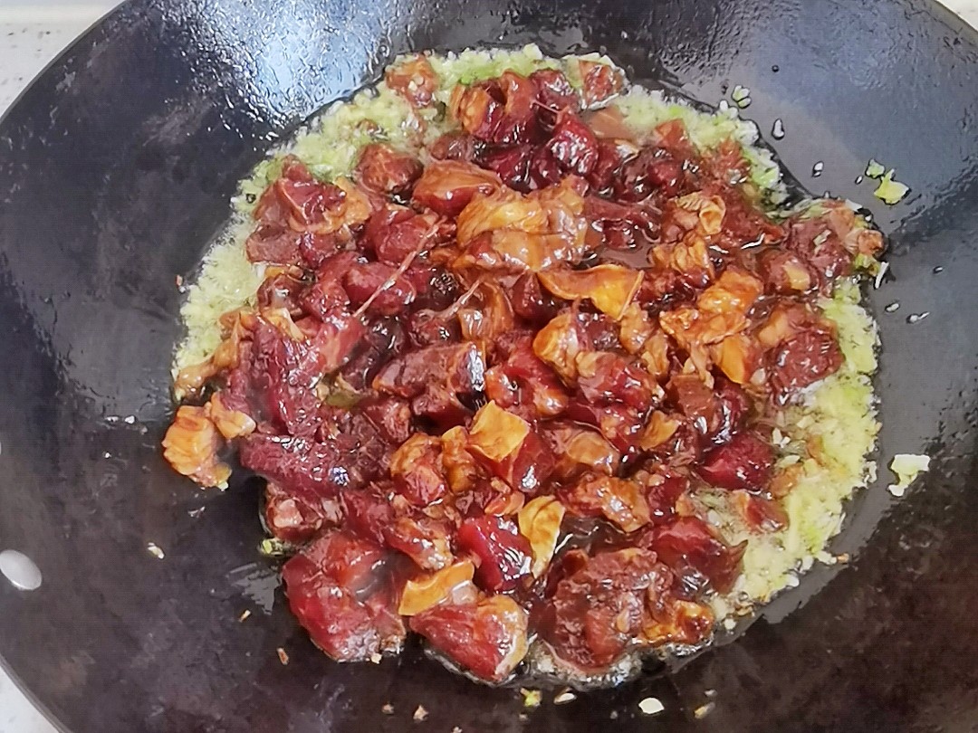 輕松年夜飯-孜然土豆牛肉,燒烤味解饞下酒又下飯的做法-其它口味炒菜譜-易網(wǎng)健康養(yǎng)生網(wǎng) 輕松年夜飯-孜然土豆牛肉,燒烤味解饞下酒又下飯的做法-其它口味炒菜譜