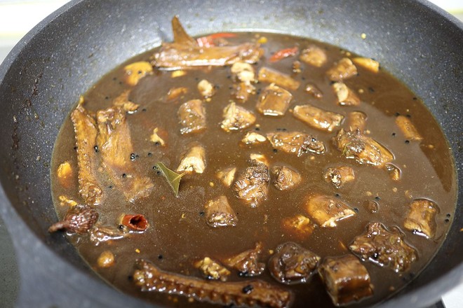 鹵鴨脖鴨翅的做法-家常味鹵菜譜-易網(wǎng)健康養(yǎng)生網(wǎng) 鹵鴨脖鴨翅的做法-家常味鹵菜譜