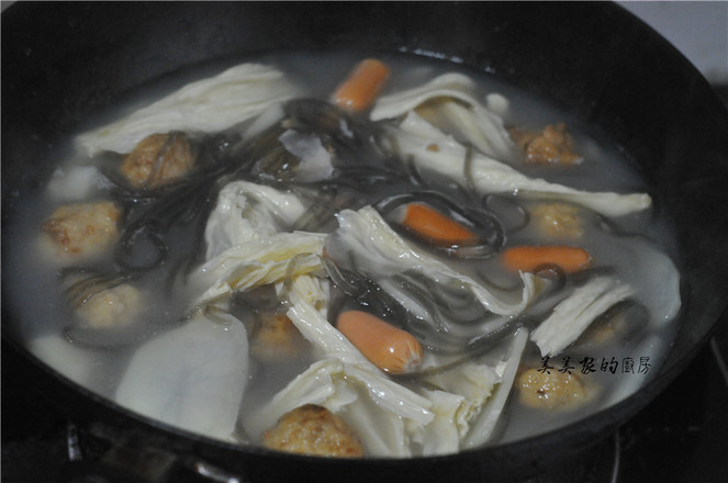 快手麻辣香鍋,5塊錢能做一大鍋,香過紅燒肉!的做法-香辣味拌菜譜-易網健康養生網 快手麻辣香鍋,5塊錢能做一大鍋,香過紅燒肉!的做法-香辣味拌菜譜