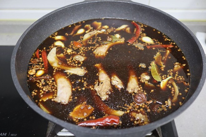 鹵鴨脖鴨翅的做法-家常味鹵菜譜-易網(wǎng)健康養(yǎng)生網(wǎng) 鹵鴨脖鴨翅的做法-家常味鹵菜譜