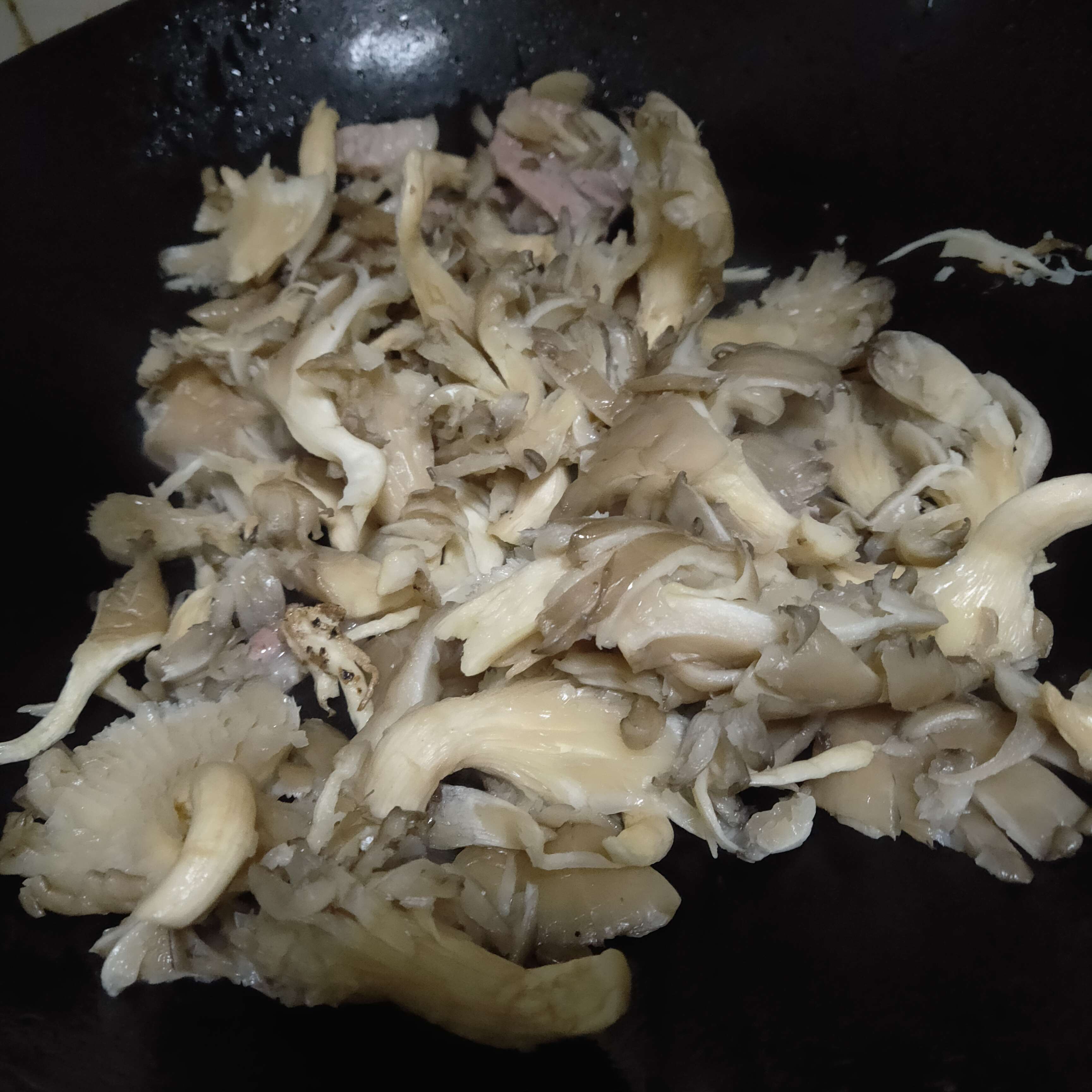 平菇炒肉的做法-咸鮮味炒菜譜