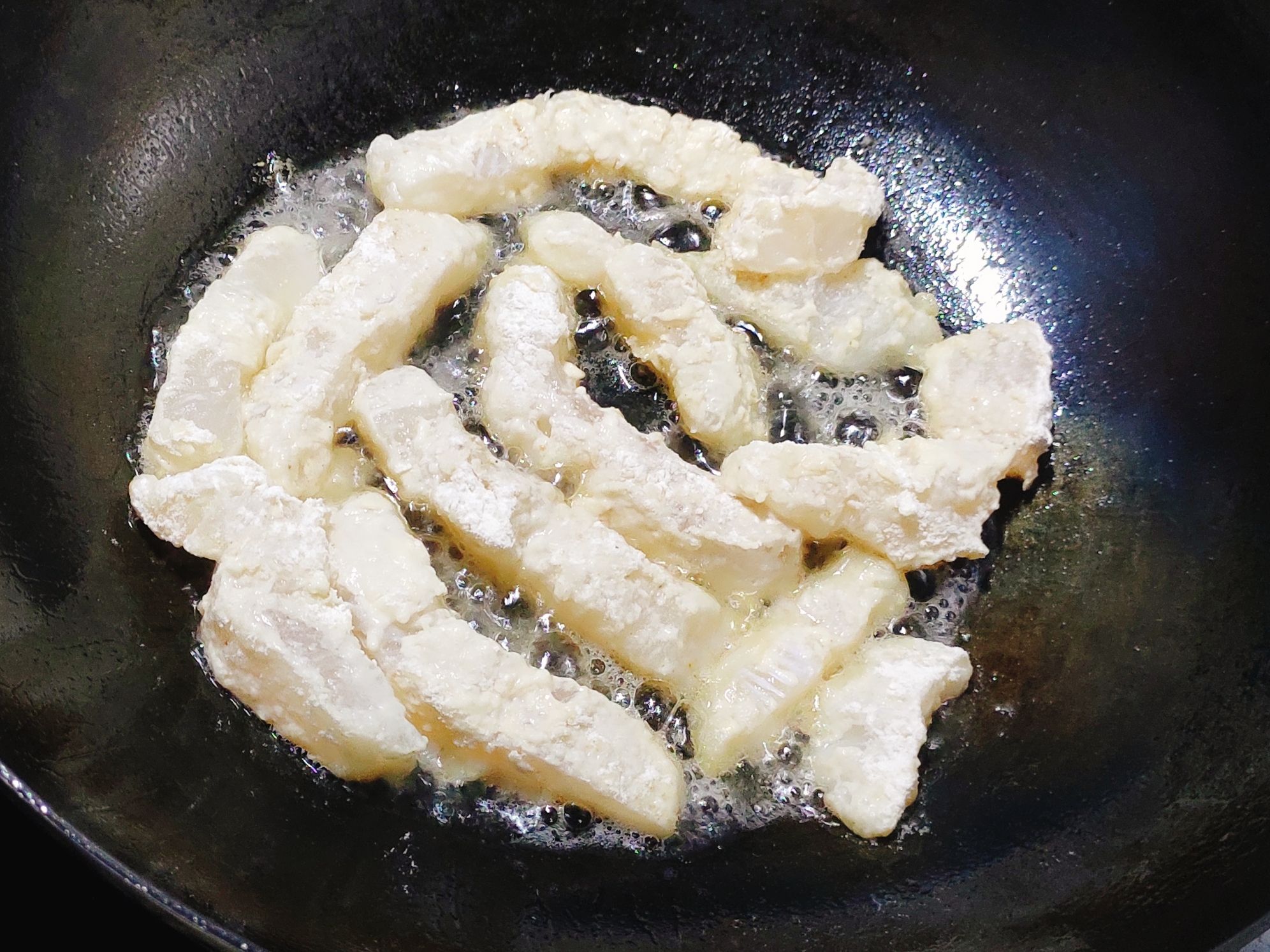 又鮮又嫩的香煎巴沙魚柳的做法-咸鮮味煎菜譜