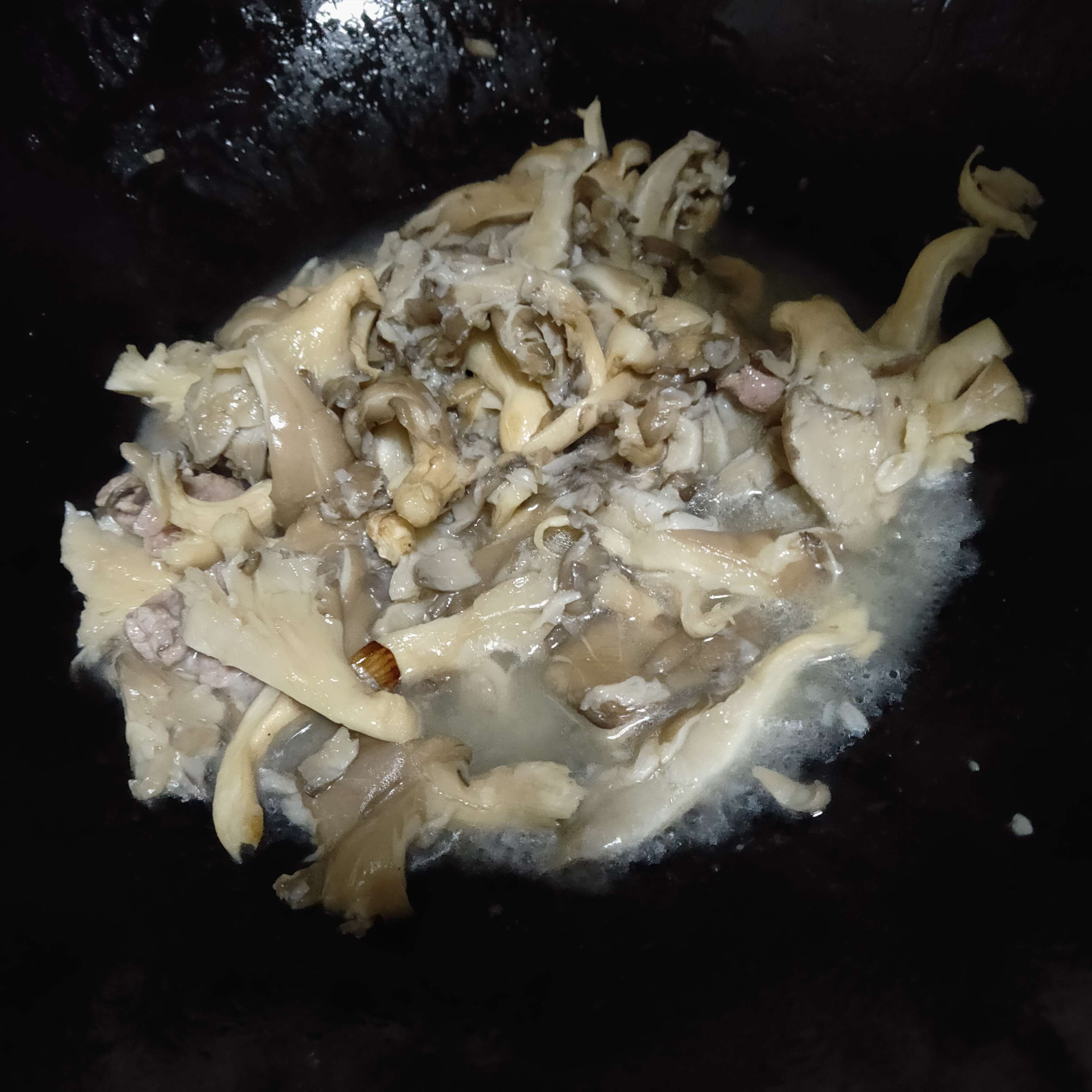 平菇炒肉的做法-咸鮮味炒菜譜