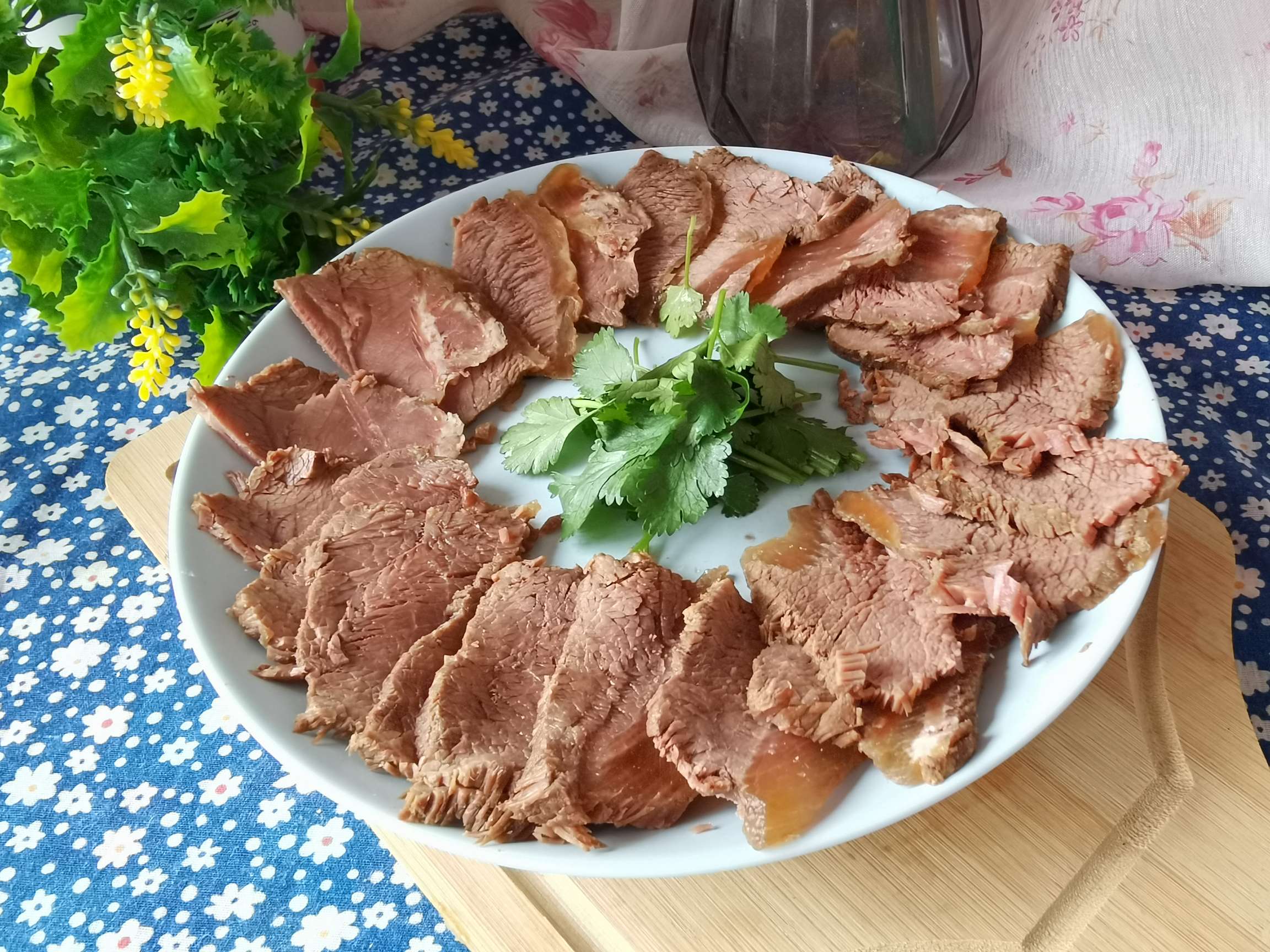 醬燜牛腱子的做法-咸鮮味燉菜譜-易網(wǎng)健康養(yǎng)生網(wǎng) 醬燜牛腱子的做法-咸鮮味燉菜譜