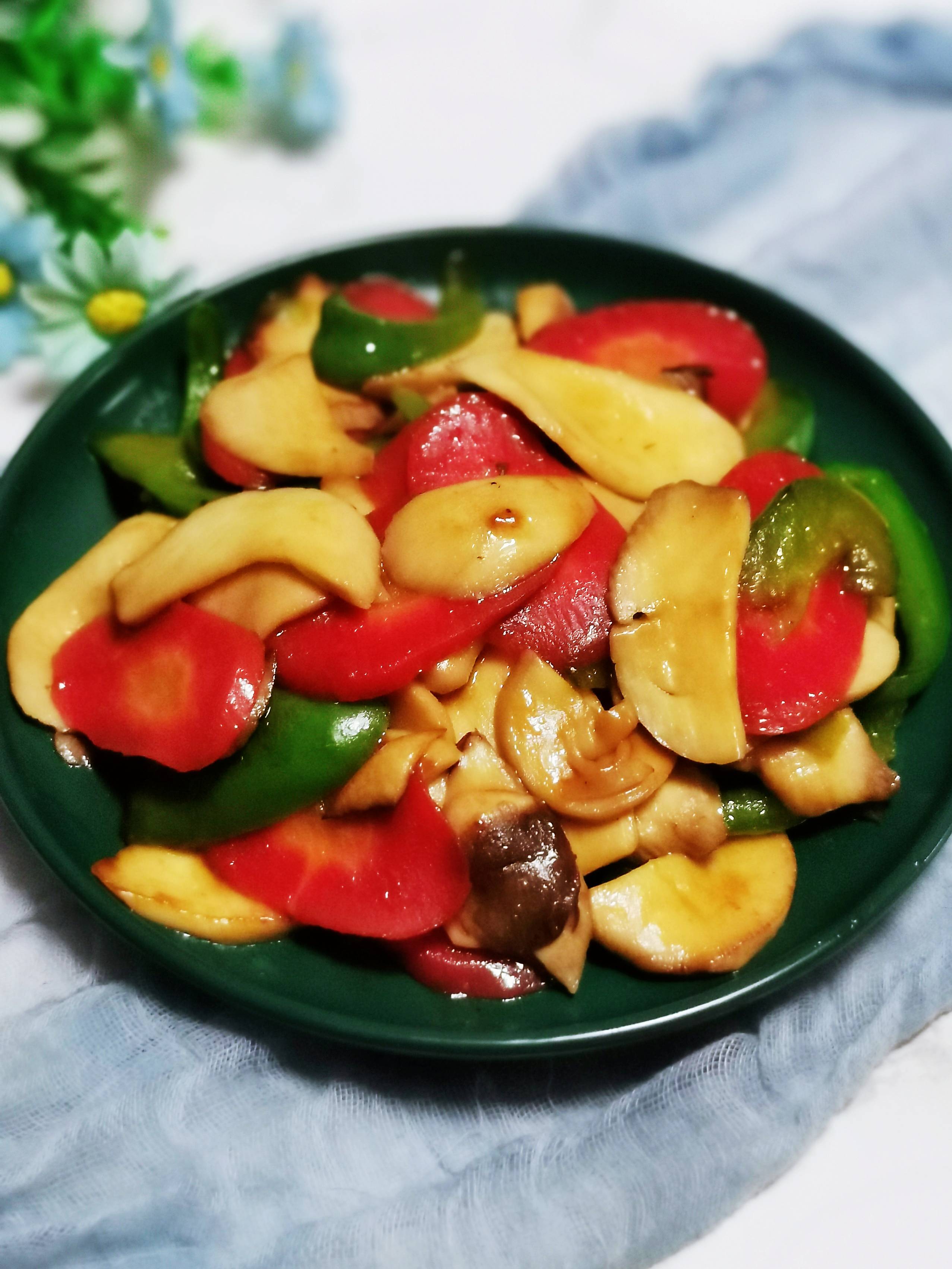 可以吃出肉味的素菜:紅蘿卜炒杏鮑菇的做法-家常味炒菜譜-易網健康養生網 可以吃出肉味的素菜:紅蘿卜炒杏鮑菇的做法-家常味炒菜譜