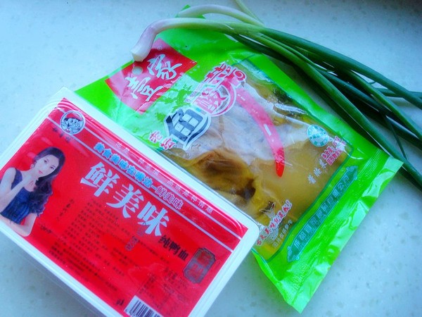 酸菜燒鴨血的做法-酸辣味炒菜譜