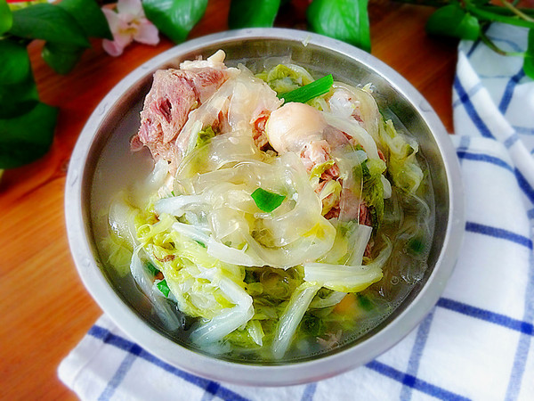羊骨肉燉白菜的做法-咸鮮味燉菜譜-易網(wǎng)健康養(yǎng)生網(wǎng) 羊骨肉燉白菜的做法-咸鮮味燉菜譜