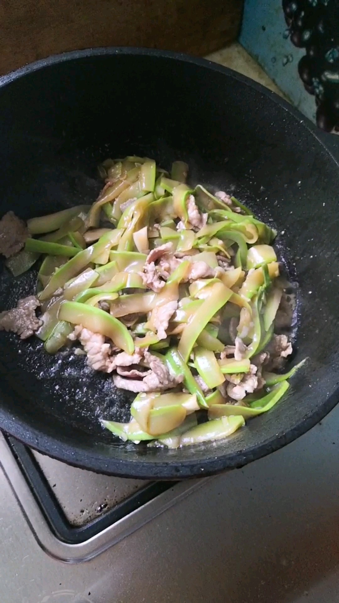 鮮香下飯，葷素搭配營養好，角瓜炒肉片的做法-家常味炒菜譜