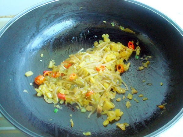 酸菜燒鴨血的做法-酸辣味炒菜譜