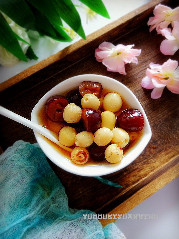 蓮子蒸紅棗的做法-甜味蒸菜譜-易網(wǎng)健康養(yǎng)生網(wǎng) 蓮子蒸紅棗的做法-甜味蒸菜譜