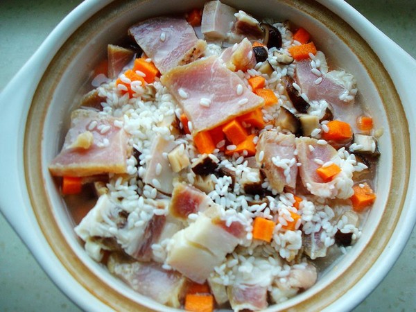 臘肉煲仔飯的做法-家常味燜菜譜