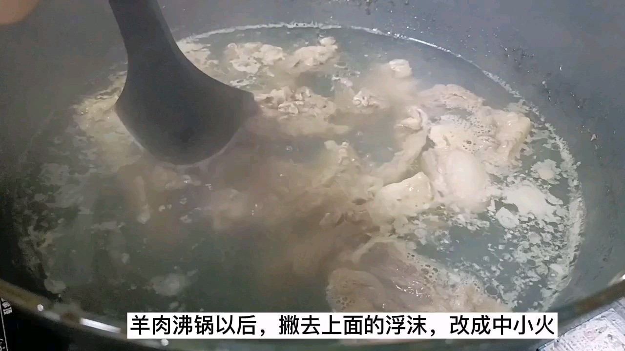 我燉羊排從來(lái)不放鹽，蘸著椒鹽吃它不香嗎？的做法-咸鮮味煮菜譜
