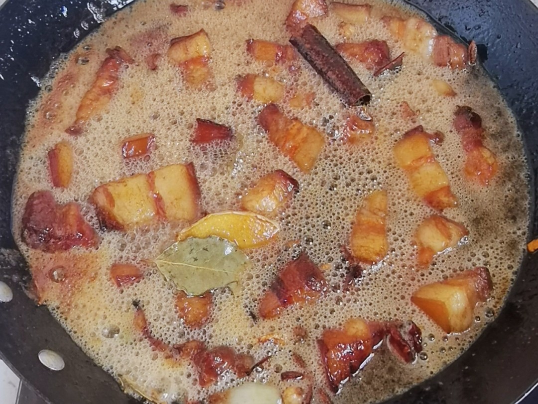 年夜飯“硬菜”-不加1滴水的紅燒肉,入口咂舌仰嘆天的做法-家常味燉菜譜-易網健康養生網 年夜飯“硬菜”-不加1滴水的紅燒肉,入口咂舌仰嘆天的做法-家常味燉菜譜