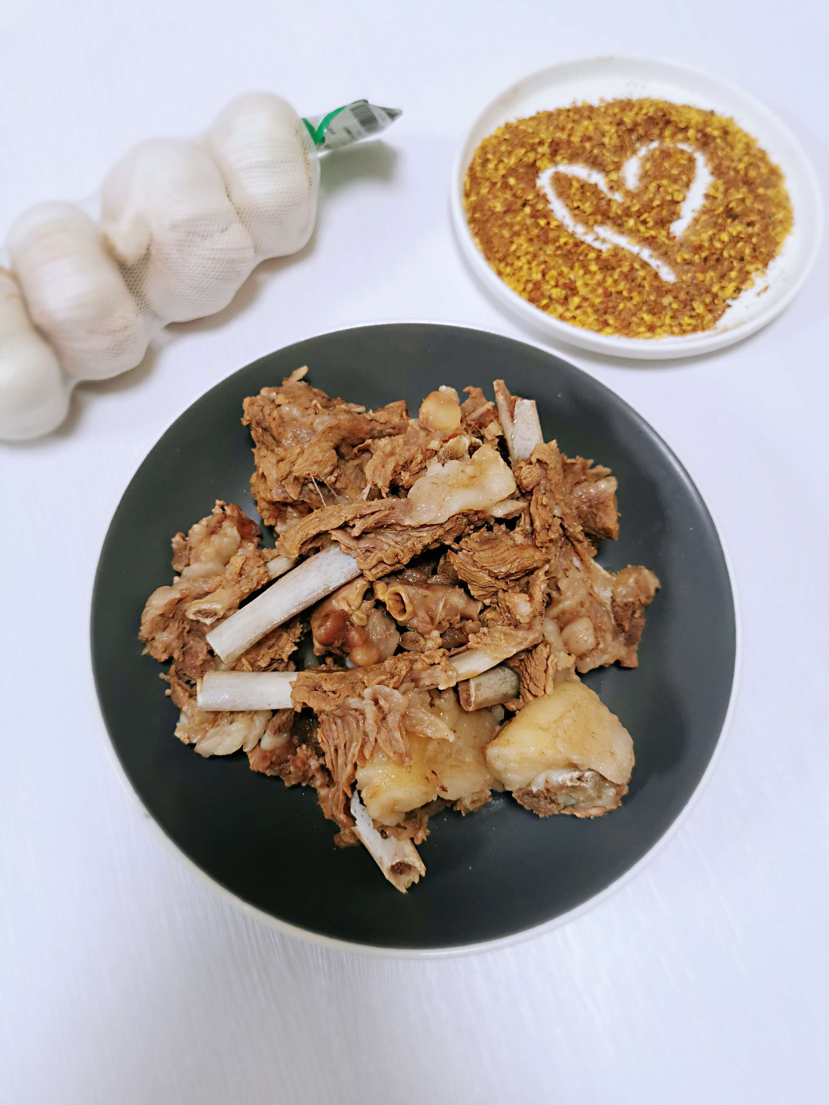 我燉羊排從來(lái)不放鹽，蘸著椒鹽吃它不香嗎？的做法-咸鮮味煮菜譜