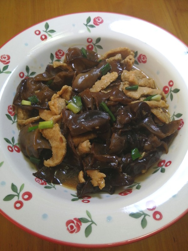 簡簡單單也不失美味~~木耳炒肉絲的做法-家常味炒菜譜-易網健康養生網 簡簡單單也不失美味~~木耳炒肉絲的做法-家常味炒菜譜