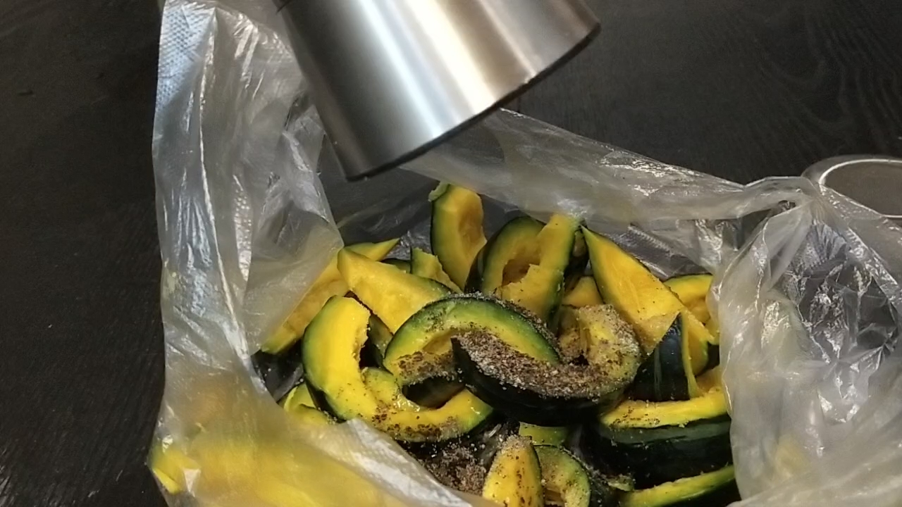 黑胡椒風味烤貝貝南瓜的做法-家常味烤菜譜