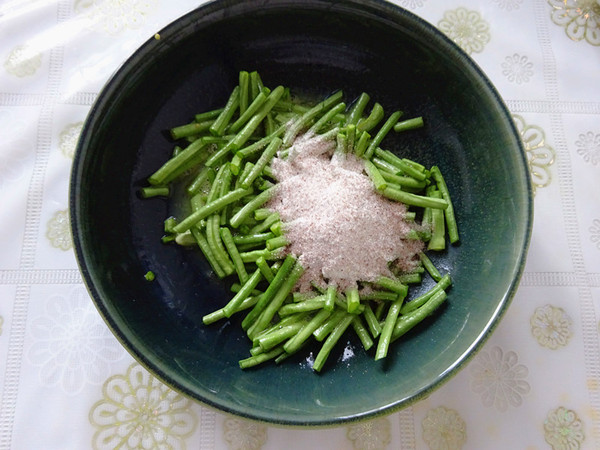 黑麥蒸豇豆的做法-蔥香味蒸菜譜-易網健康養生網 黑麥蒸豇豆的做法-蔥香味蒸菜譜