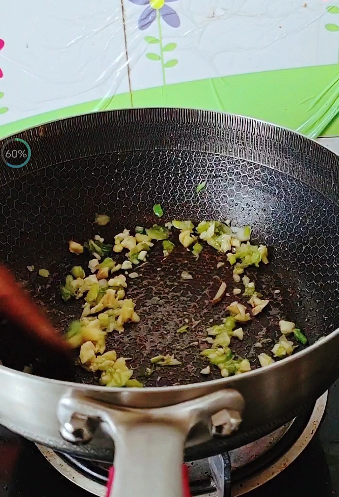 年菜餐桌一道硬菜,老少皆愛…鐵板黑椒牛柳的做法-黑椒味炒菜譜-易網(wǎng)健康養(yǎng)生網(wǎng) 年菜餐桌一道硬菜,老少皆愛…鐵板黑椒牛柳的做法-黑椒味炒菜譜