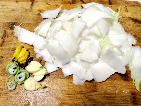 醋溜白菜的做法-家常味炒菜譜-易網<a href=http://m.aoa7937.com/ target=_blank class=infotextkey>健康養生</a>網 醋溜白菜的做法-家常味炒菜譜