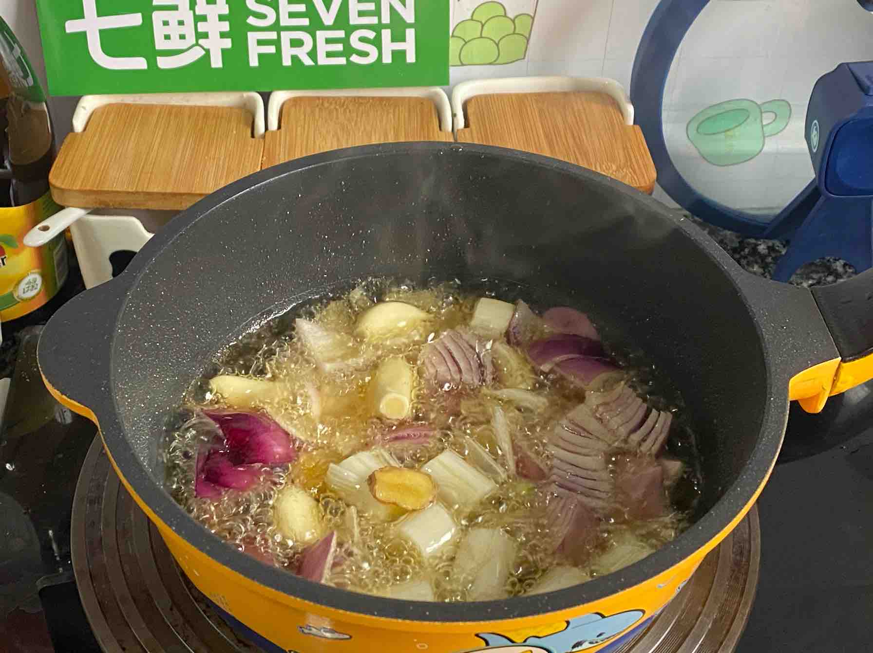 麻辣干鍋翅中蝦的做法-麻辣味燒菜譜