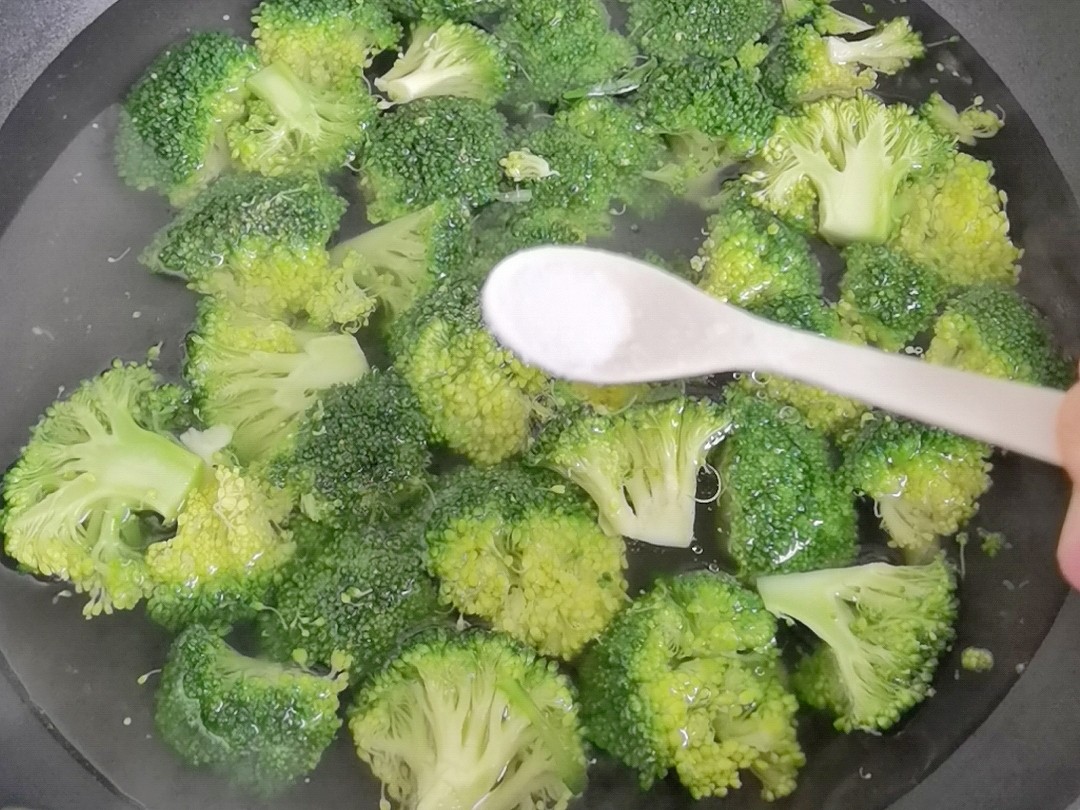 年夜飯素菜也出彩-素炒三色，生活多姿又多彩的做法-咸鮮味炒菜譜