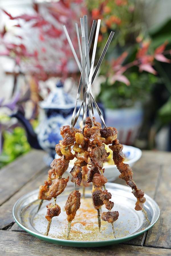 烤牛腩串的做法-咸鮮味烤菜譜-易網(wǎng)健康養(yǎng)生網(wǎng) 烤牛腩串的做法-咸鮮味烤菜譜