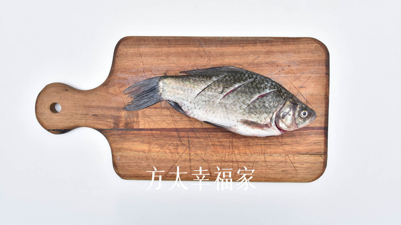 川香姜辣鯽魚的做法-麻辣味煮菜譜