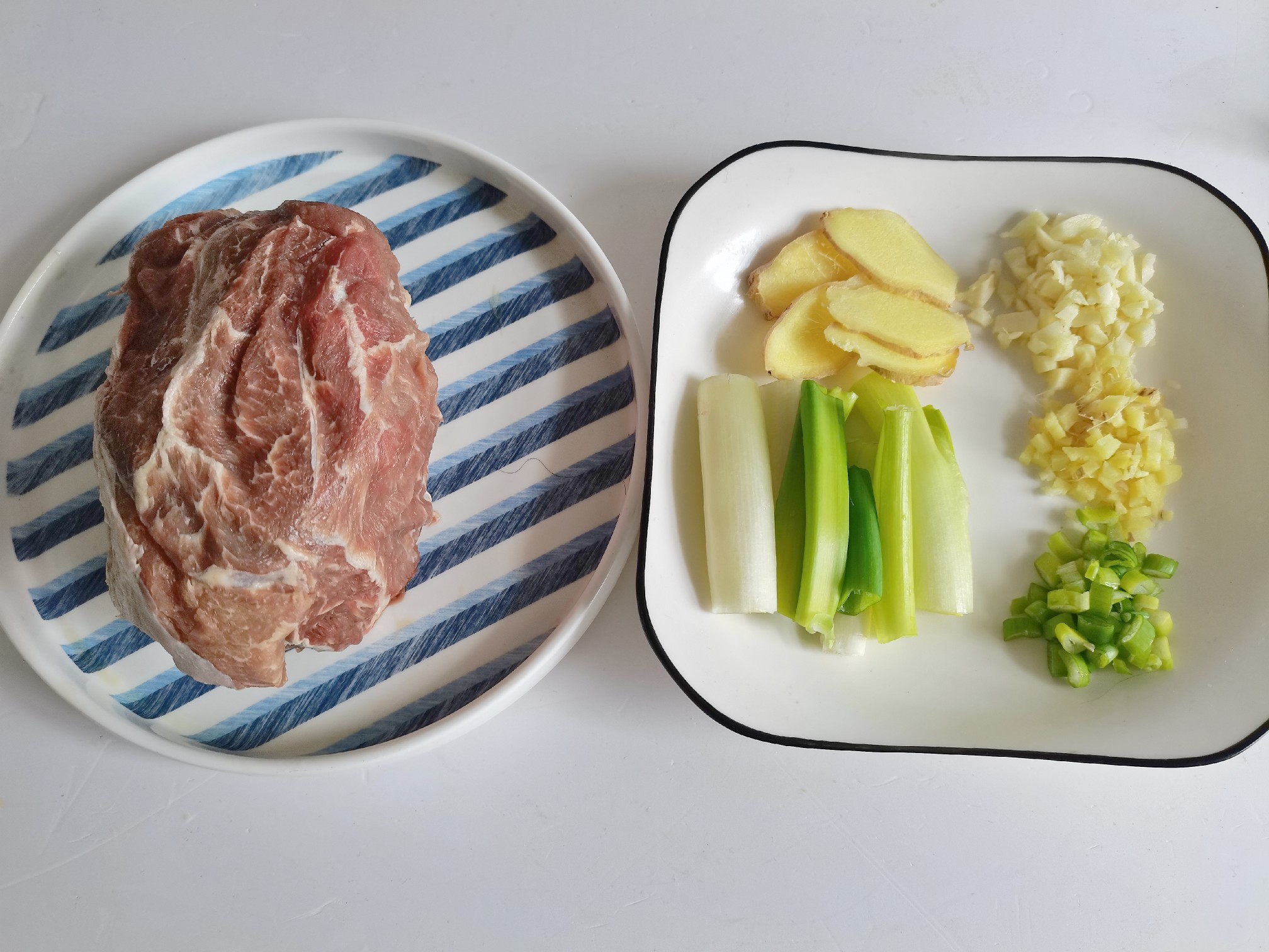 香辣牛腱子，香辣開胃，好吃又饞人的做法-香辣味燉菜譜