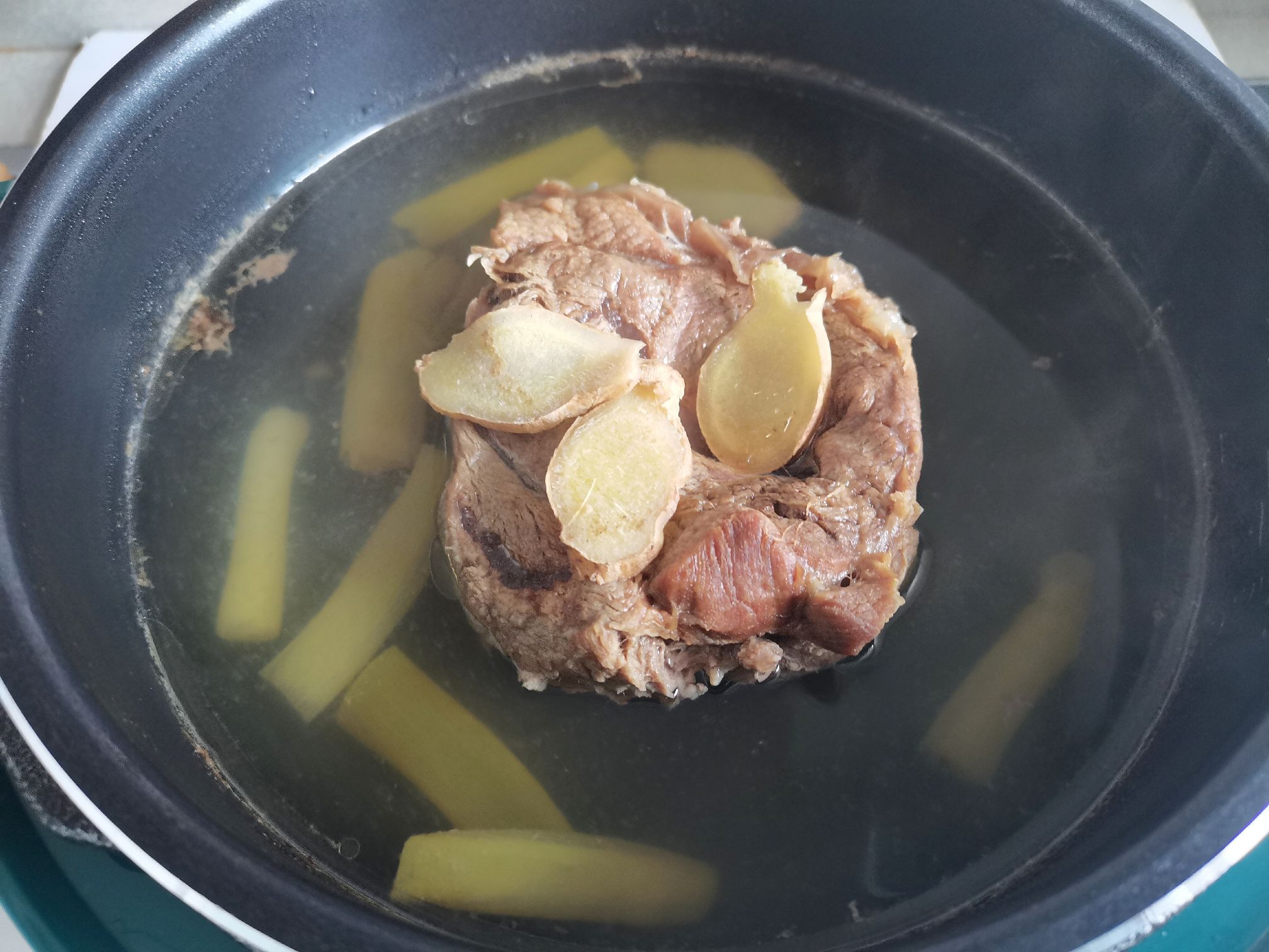 香辣牛腱子，香辣開胃，好吃又饞人的做法-香辣味燉菜譜